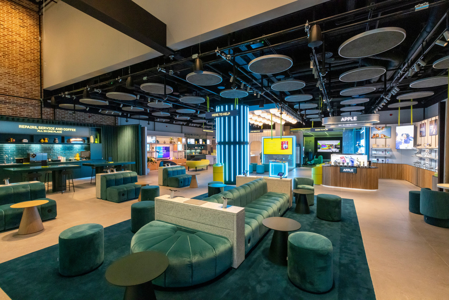 EE Pours £6M into Upgraded Experience Stores with Smart Home & Gaming Zones