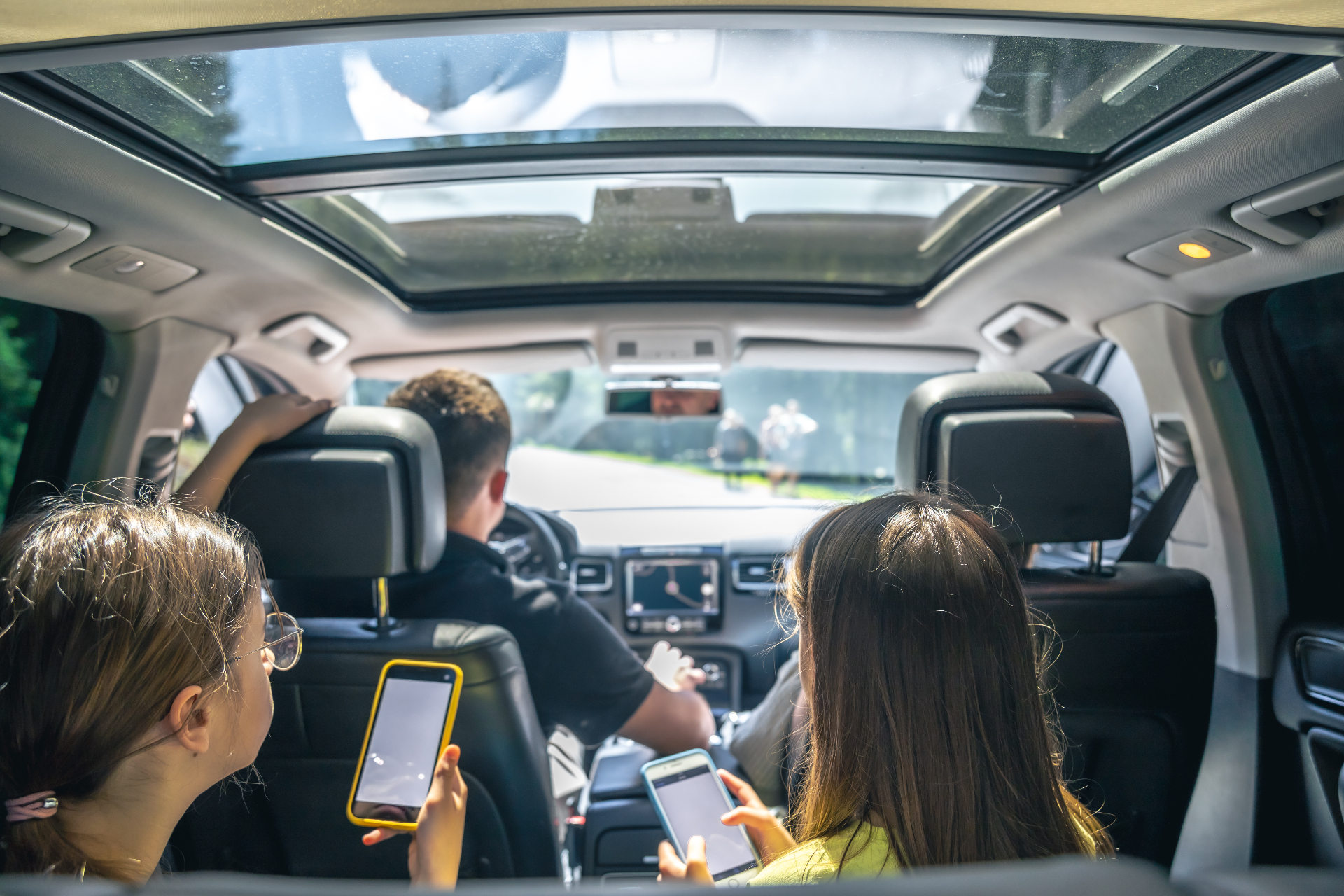 Vodafone & e& UAE Power Mercedes Connected Cars via Global SIM+ & Local Connectivity