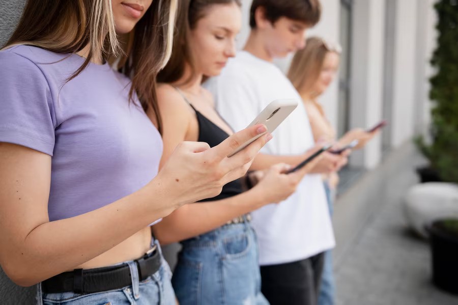 Transforming Telecom 2025: Strategic Digital Transformation Framework