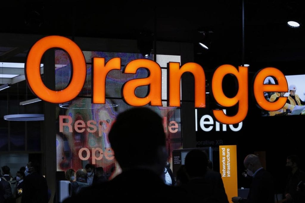 Orange CEO Says AI Brings Efficiency Gains—but Humans Must Stay Central
